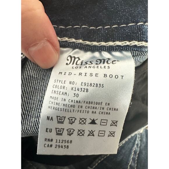 Miss Me Mid-Rise Boot cut jeans 30 silver & black cross pockets Embellished B15 - Picture 6 of 8